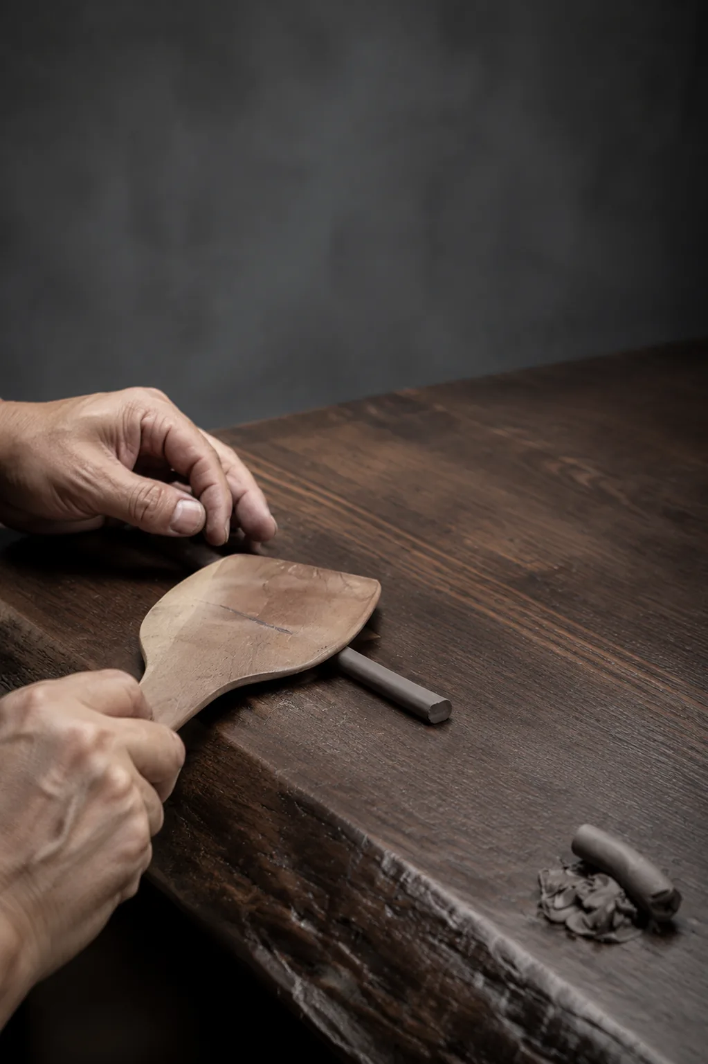 Clay strip preparation in the XUJIE workshop